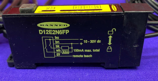 バナー D12E2N6FP プラスチック光ファイバー/光電センサー