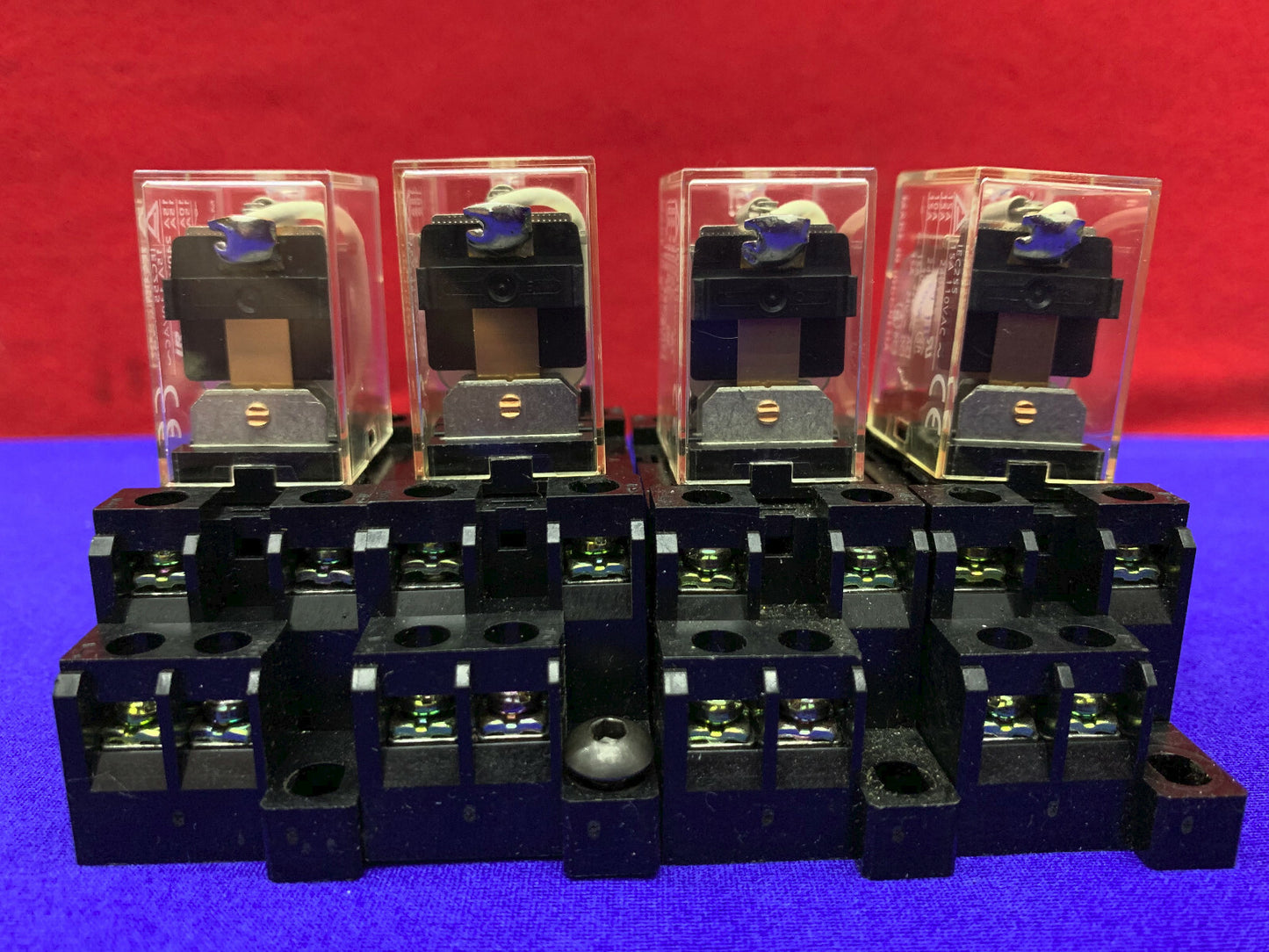 QTY 4 - RELÈ LY1 110-120 VAC CON BASI 19X9HP