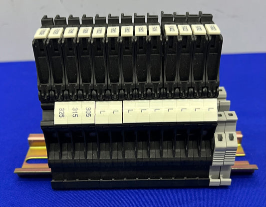 PHOENIX CONTACT UT 4-HESI (5X20) FUSE MODULAR TERMINALS QTY 13 ON DIN RAIL