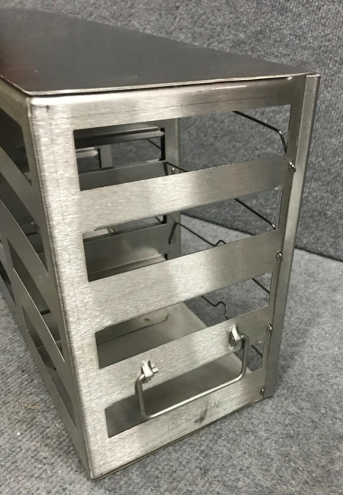 NALGENE NALGE NUNC 5038-4422 ESTANTERÍA HORIZONTAL PARA CRIOCAJAS DE 1,2/2,0 ml, 16 ESTANTES