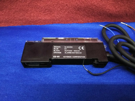 KEYENCE ES-M1 PROXIMITY SWITCH AMPLIFIER ITEM IS MISSING COVER