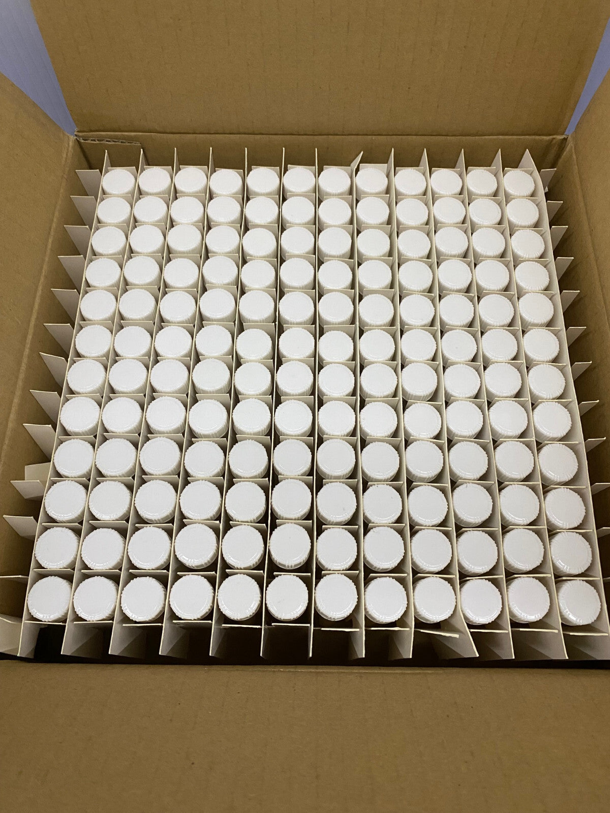 KIMBLE CHASE 60940A 8 60940A8 8ML VIAL W/ PTFE CAP - 1 PACKAGE 144 VIALS