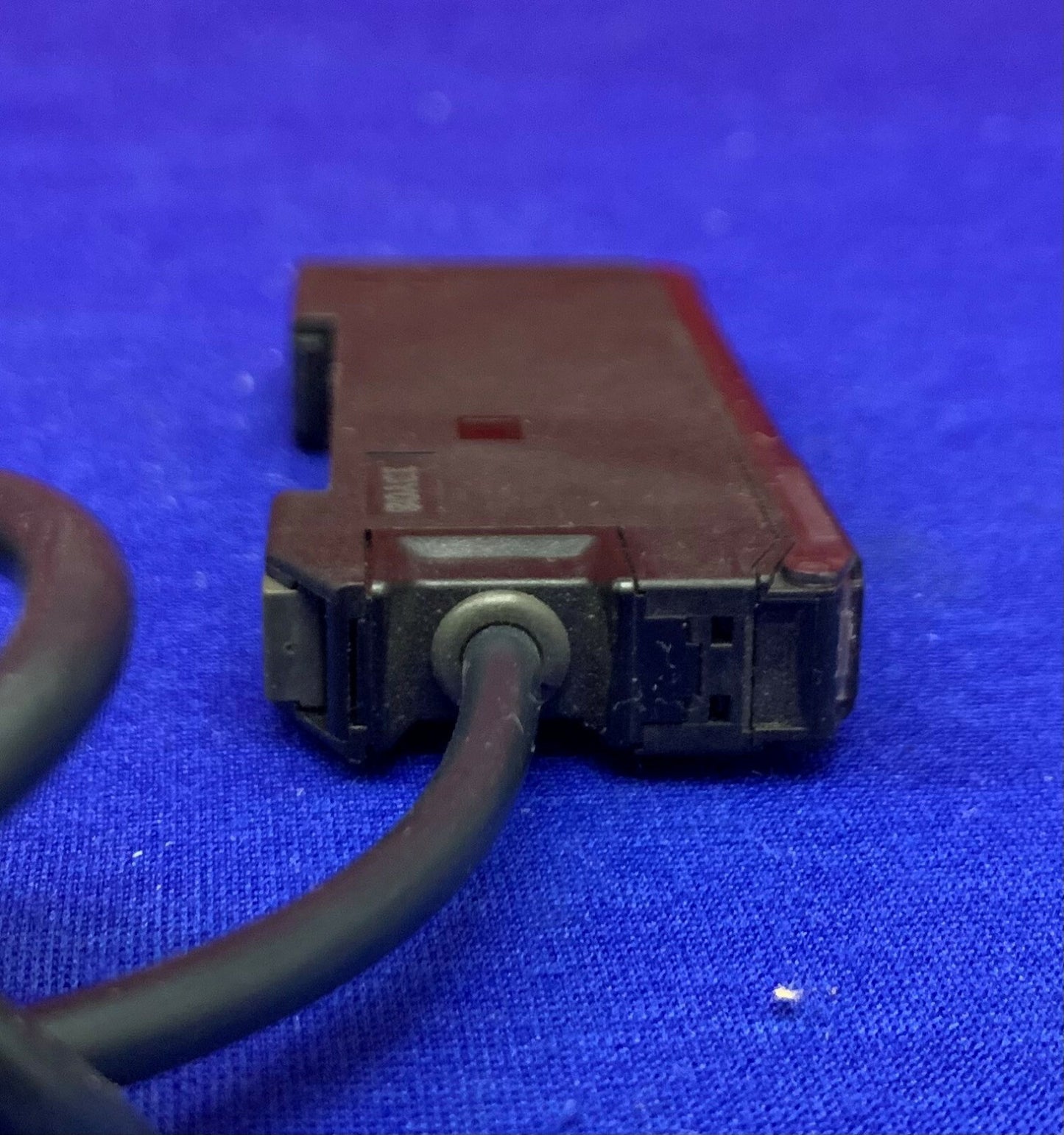 OMRON E3X-MDA11 Photoelectric Sensor 12 to 24 VDC