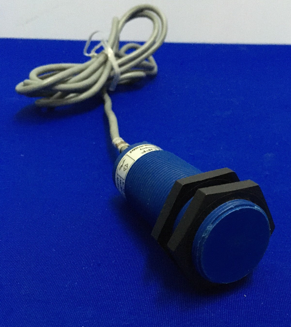 Détecteur de proximité inductif BALLUFF BCS 030 NO 1L 041 10...30 V CC