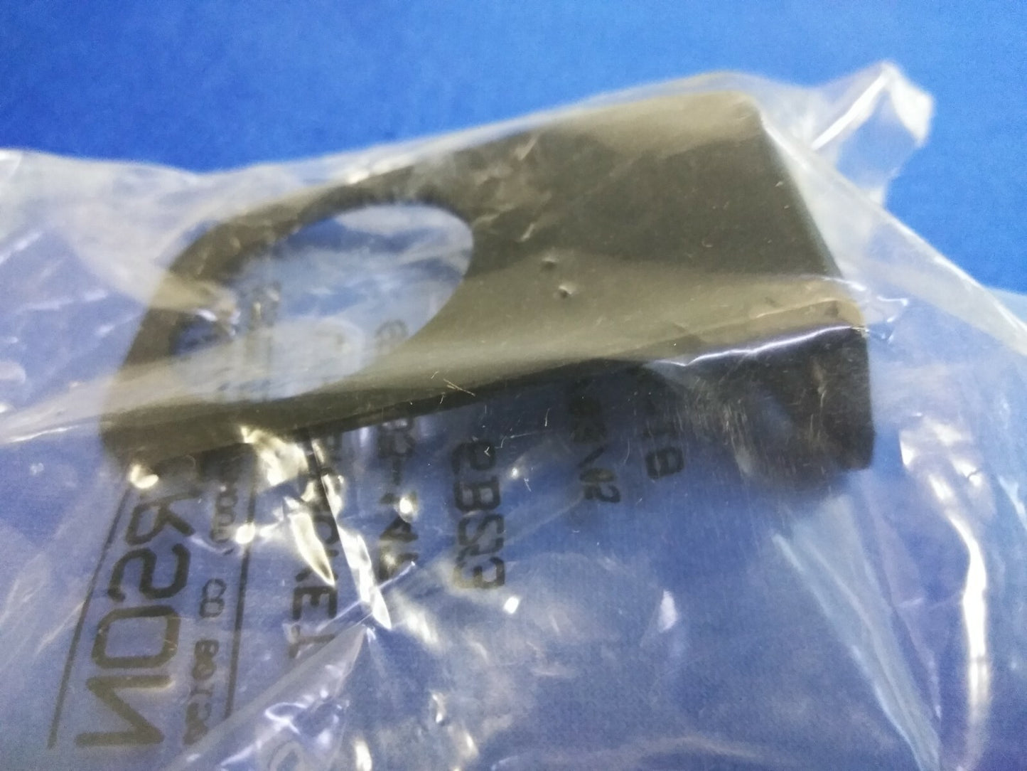 1 PAKET/BOX MIT 10 STÜCK - WILKERSON L-HALTERUNG GRP-95-147