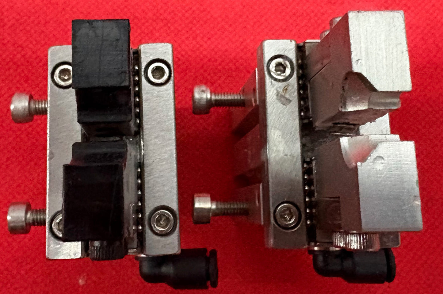 SMC MHZ2-16D2 PNEUMATIC PARALLEL FINGER GRIPPER 16mm - 1 LOT QTY 2