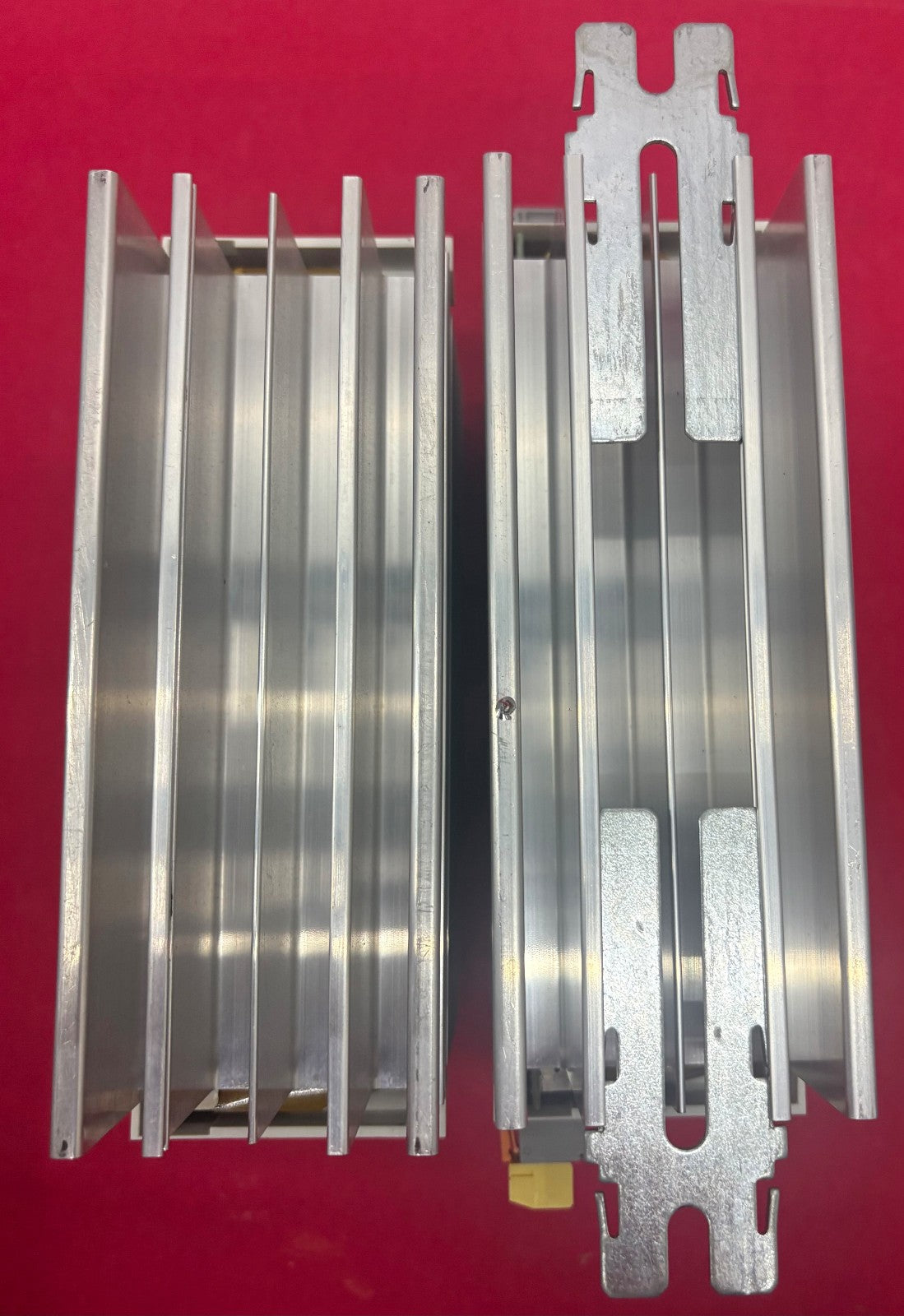 LENZE E82EV751_4C VECOR 8200 CONTROLLED FREQUENCY DRIVE INVERTER - 1 LOT QTY 2