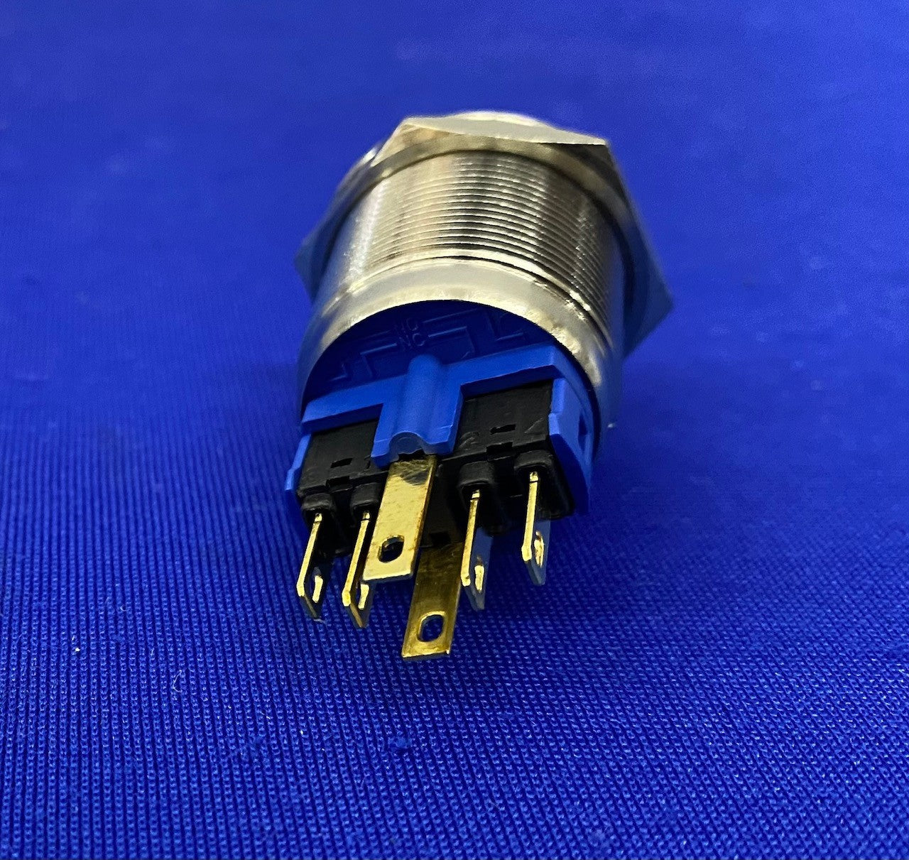 J22-371R METAL PUSH BUTTON SWITCH RED RING LED ILLUMINATION - MFG UNKNOWN