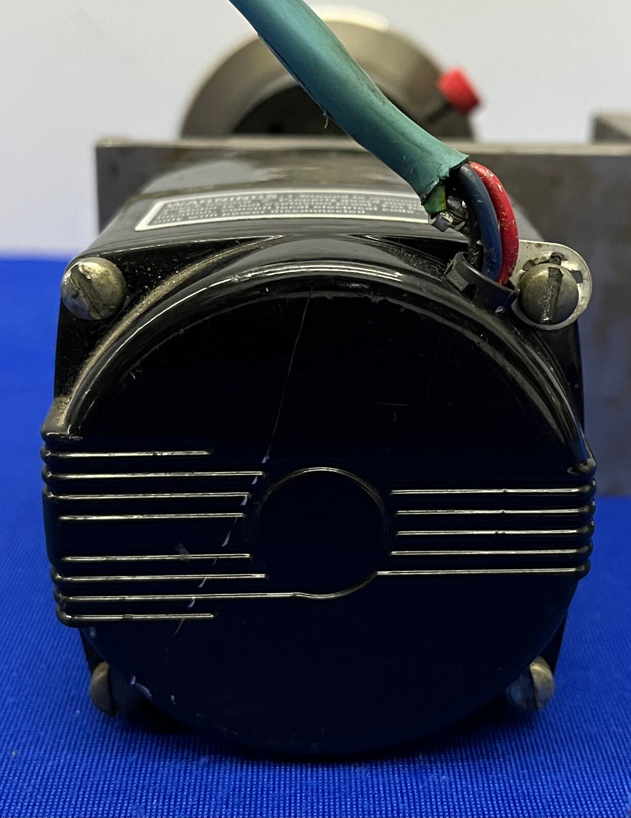 BODINE KCI-24T3 1/300 HP ギアモーター、PRECISION TORK™ WARNER ELECTRIC MB2 付き