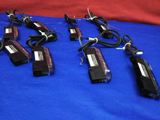 1 LOT QTY OF 8 - KEYENCE ES-M1 PROXIMITY SWITCH AMPLIFIER