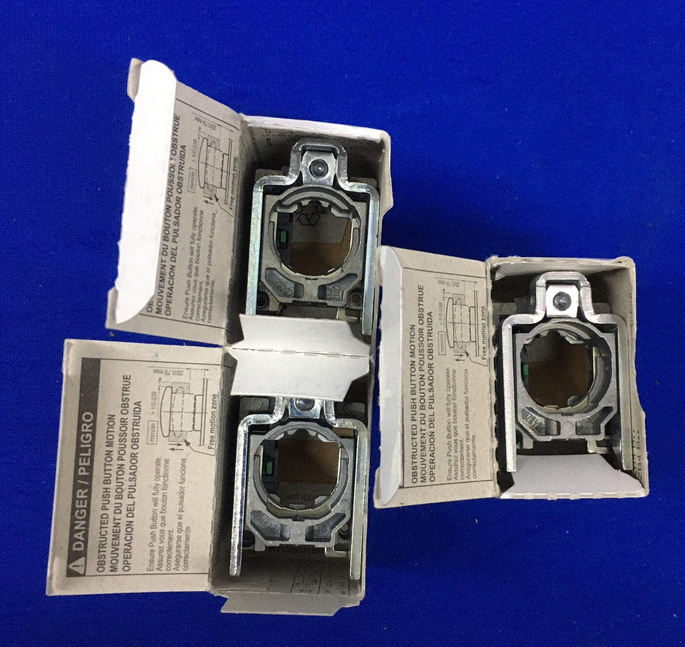 LOT DE 3 BLOCS DE CONTACT MOMENTANÉS SCHNEIDER ELECTRIC ZB4 BZ101/ZB4BZ101/088937 X1