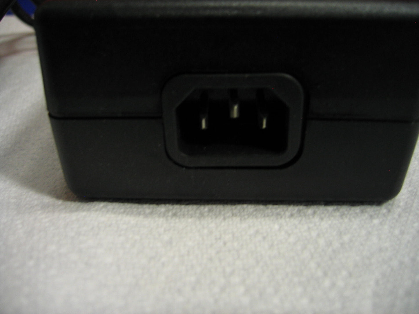 AULT INC POWER SUPPLY SW 101 MODEL 12 VDC @ 3.5 A 110-250 V 50/60 HZ