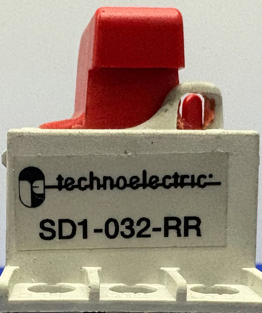 INTERRUPTOR DE DESCONEXIÓN TECHNOELECTRIC SD1-032-RR / SD1 32A TRIFÁSICO HP 32A 600VAC