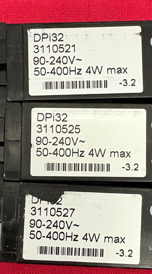 OMEGA PANEL METER DPi32 90-240V 4 DIGIT TEMPERATURE/PROCESS - PARTS/REPAIR/QTY 3
