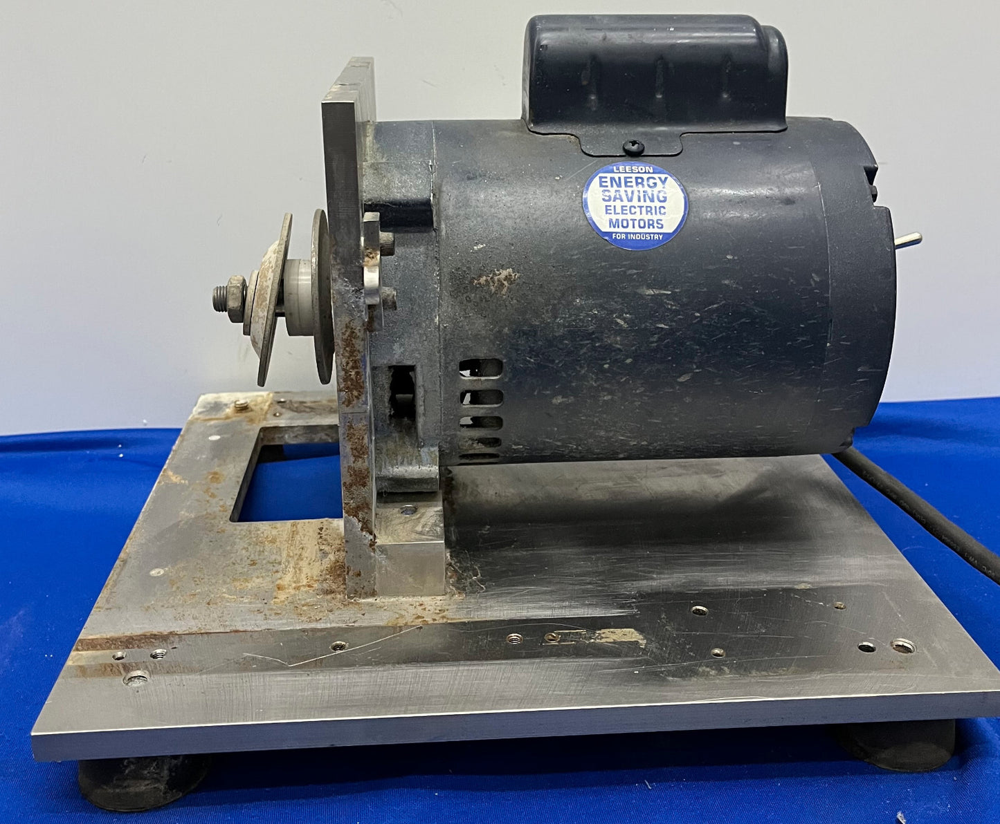 LEESON ELECTRIC A4C34DC7F 100207.00 モーター 1/2 HP 研削プラットフォーム 5/8" シャフト