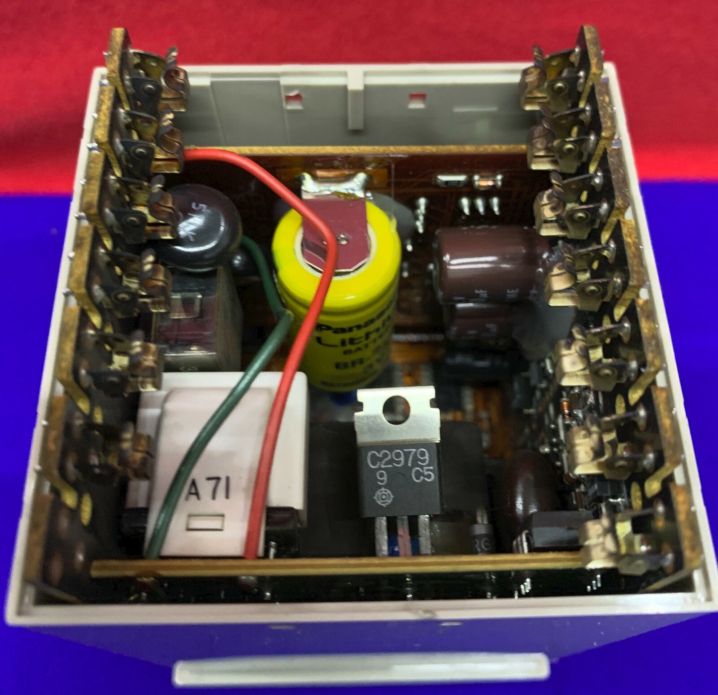 OMRON PLC H7AN CONTROPARTI/RIPARAZIONE CON STAFFE DI MONTAGGIO/PIASTRA POSTERIORE MANCANTE