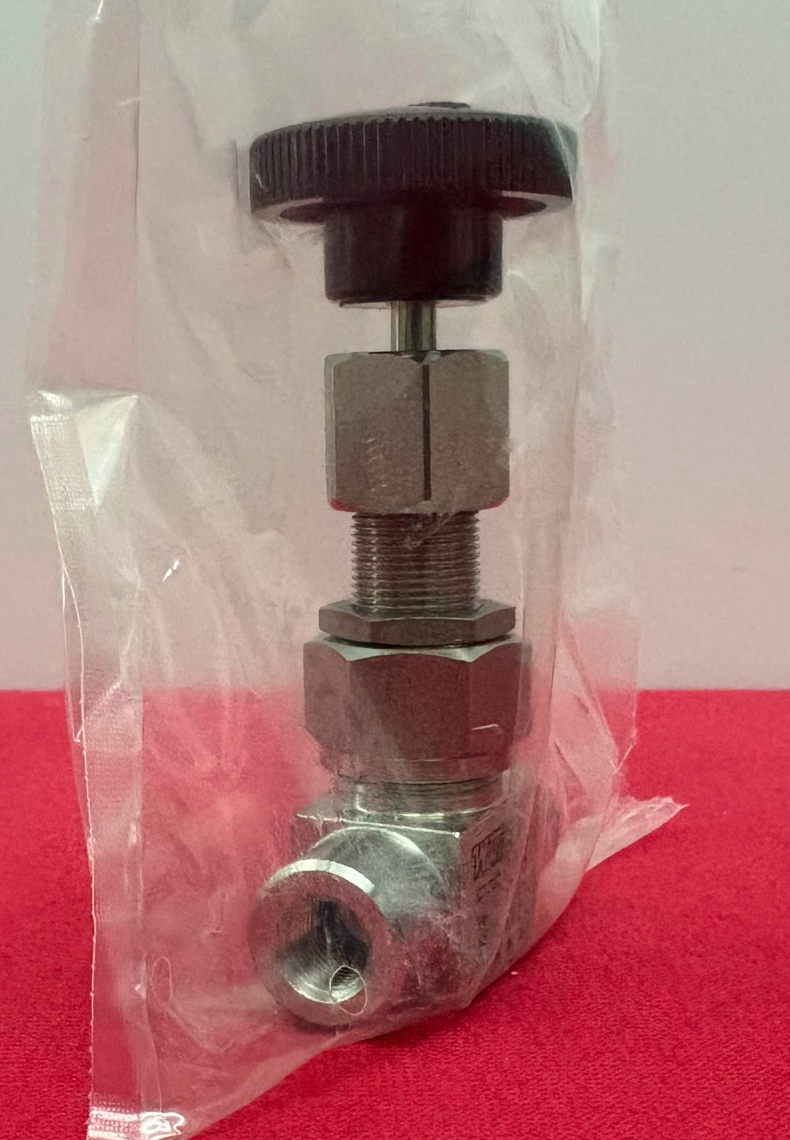 SWAGELOK WHITEY SS-31RF2 METERING FLOW VALVE - 1 BOX OF QTY 2 VALVES