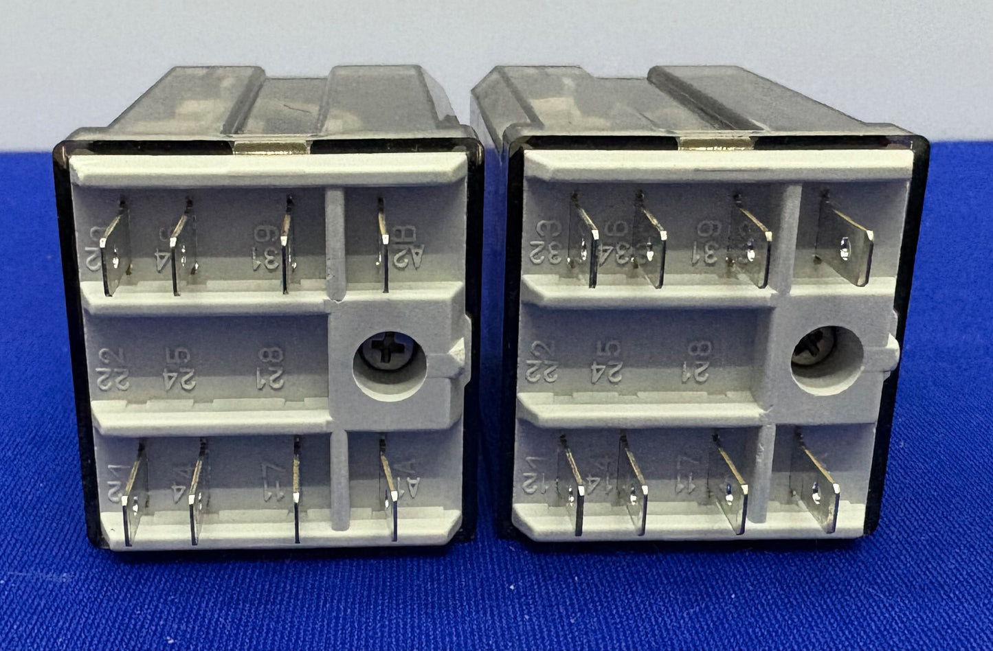 Relais Allen Bradley AB 700-HB32Z24 Série E 24 V CC - 1 lot Qté 2