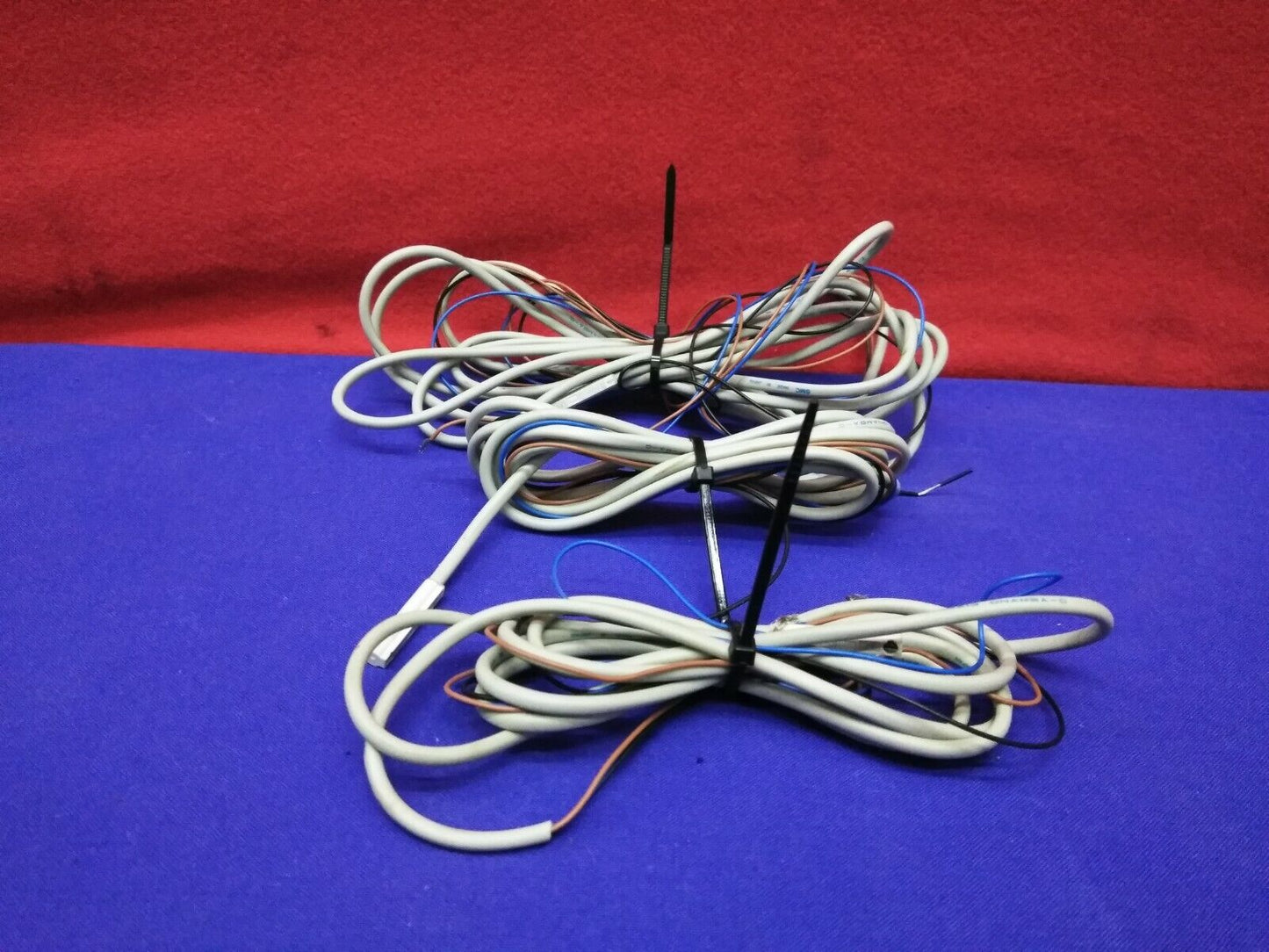 1 LOT, MENGE MIT 3 - SMC D-M9N SENSOREN