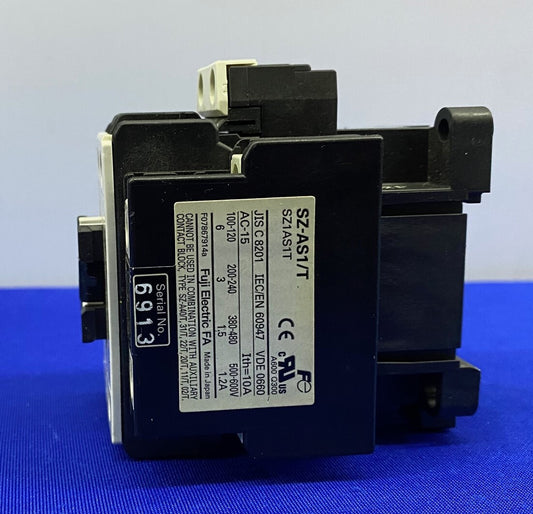 CONTACTOR SC-E04 DE FUJI ELECTRIC Y CONTACTO AUXILIAR SZ-AS1/T / SZ1AS1T