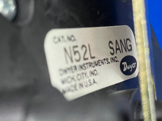 DWYER MINI HELIC PRESSURE GAUGE N52L SANG 30 PSIG MAX