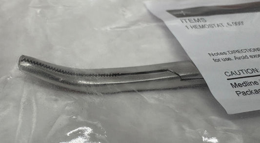 MEDLINE 6.25” CVD KELLY FORCEPS CURVED DATE 6-30-2024 1 HEMOSTAT 6.000”