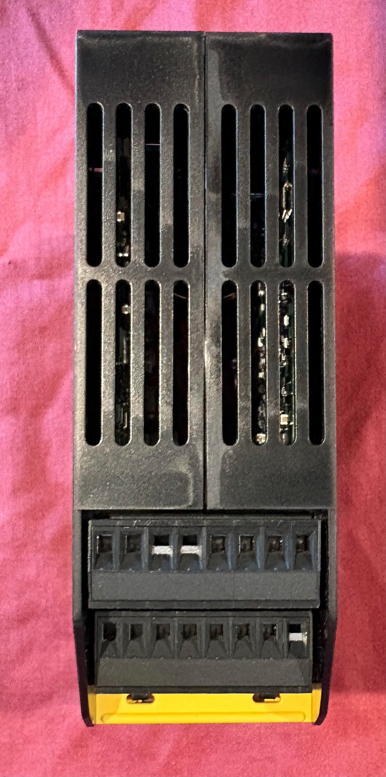 BANNER SC26-2D SAFETY CONTROLLER NON EXPANDABLE 26 INPUT PN: 85066 LCD DISPLAY