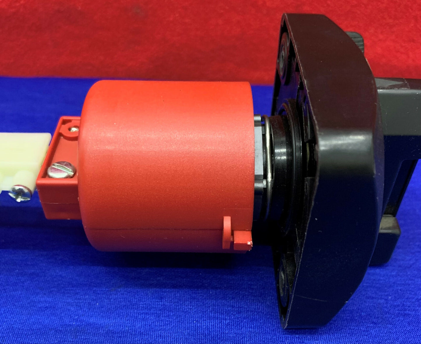 Interruptor de desconexión Sprecher Schuh LA7-25-1753 con interruptor de encendido y apagado negro