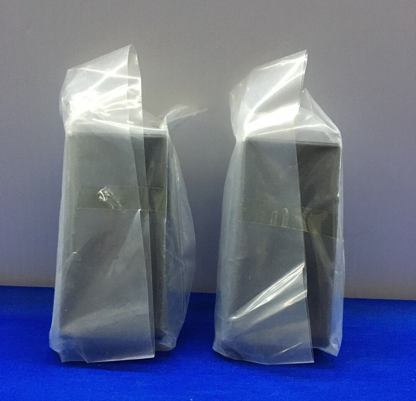 LOT DE 2 ADAPTATEURS DE MONTAGE CA/CC 24 V 24 W CUI INC / DIGI-KEY SWI24-24-N-SC / T1287-ND