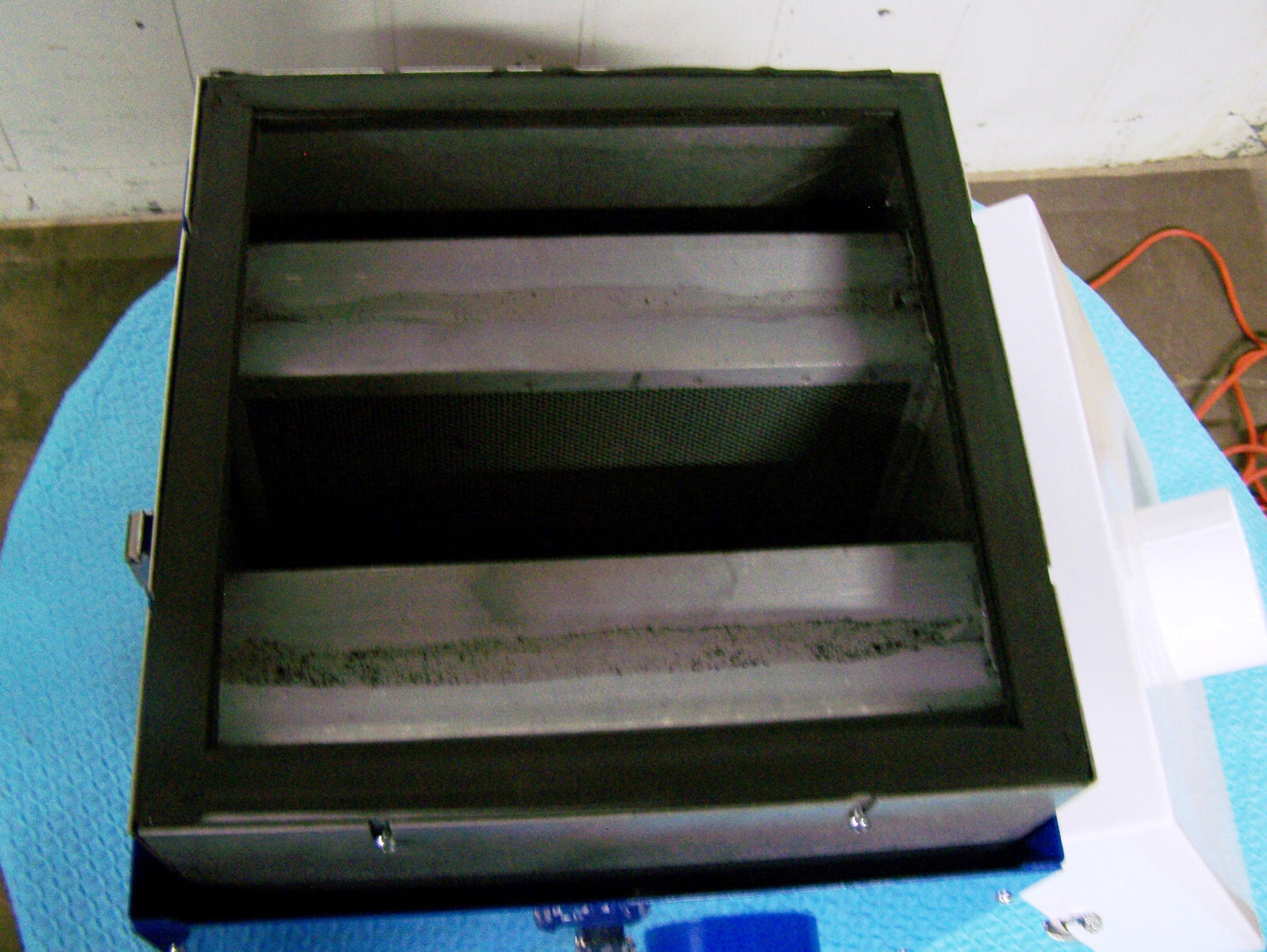 FLOW SCIENCES INC MODEL FS-4500 SN 08-31-05-03 FUME EXTRUDER FUME EXTRACTOR