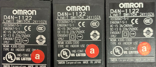 Lotto di 3 INTERRUTTORI DI FINECORSA DI SICUREZZA OMRON D4N-1122