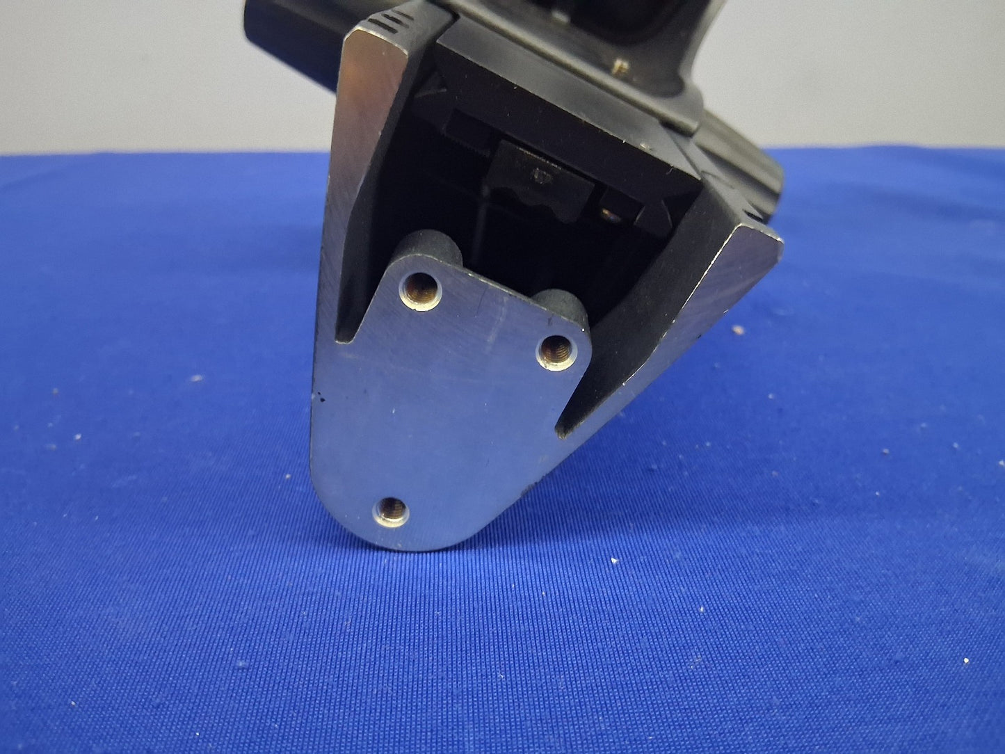 LEICA 10446339 STEREO MICROSCOPE TRACK STAND / FOCUS COLUMN 76MM DIAMETER
