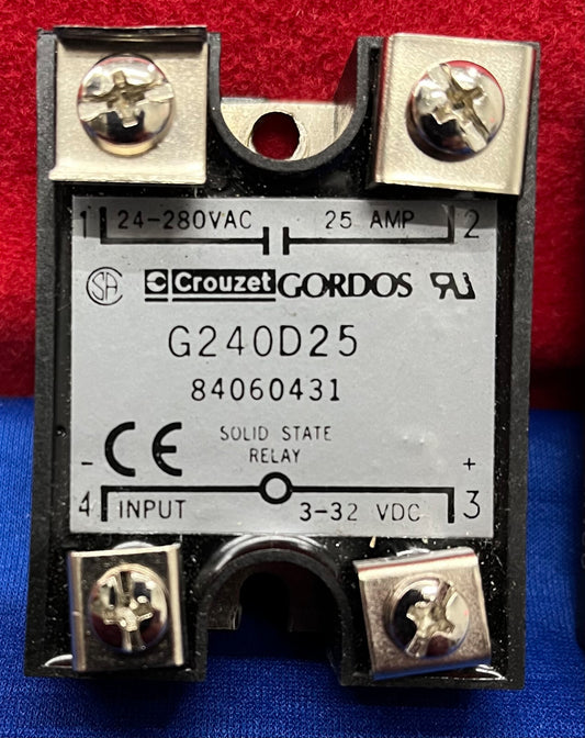 1 LOT HOEVEELHEID VAN 2 - CROUZET GORDOS G240D25 SOLID STATE RELAIS 84060431
