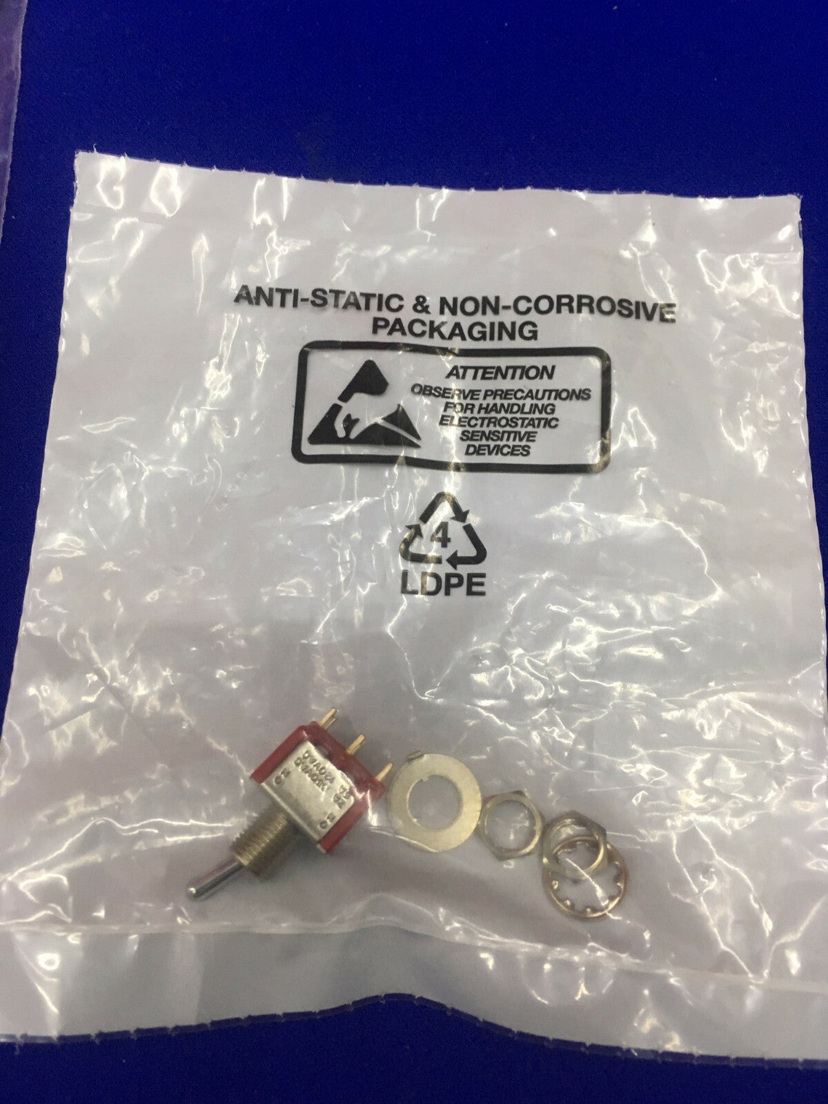 Qté 5 - 7201MDZQE INTERRUPTEURS À BASCULE