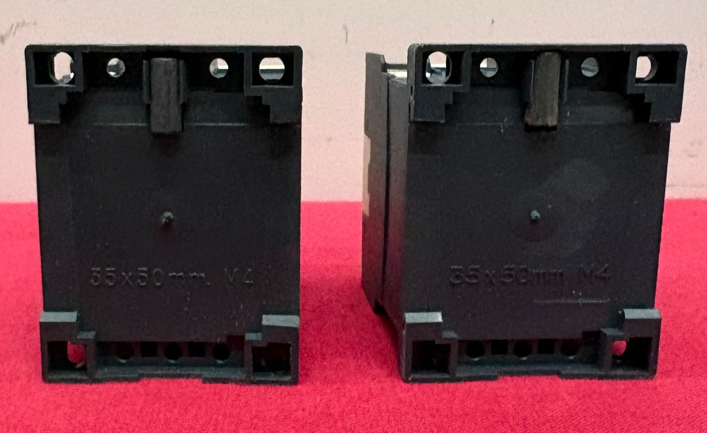 Lot of 2 SCHNEIDER LP1K0910BD TeSys K 3-POLE CONTACTOR 24VDC USED