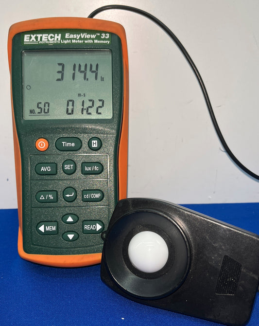 EXTECH EASYVIEW ™ 33 DIGITAL LIGHT METER WITH MEMORY & CASE