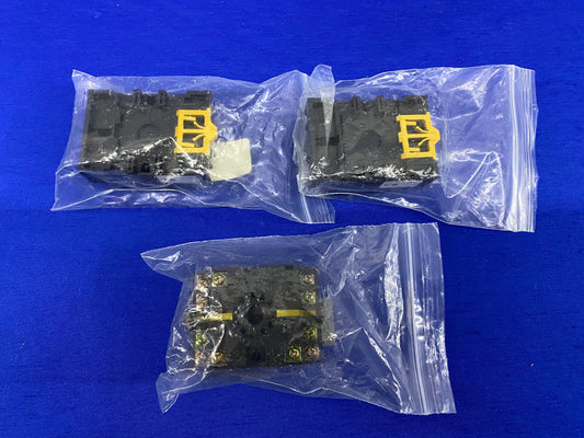 OMRON 2CF-11 / 54051230 SOCKET CONNECTING SOCKET - 1 LOT HOEVEELHEID 3