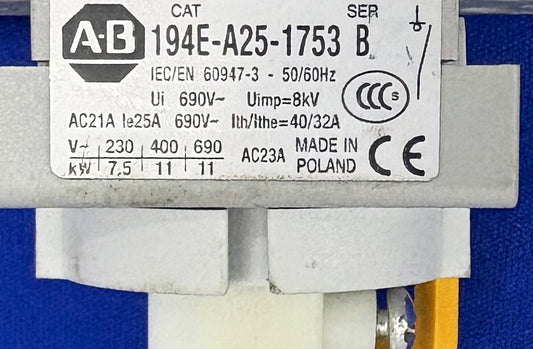 INTERRUPTOR DE CARGA Allen Bradley AB 194E-A25-1753 CON MANIJA GIRATORIA Y EJE 194R-PY