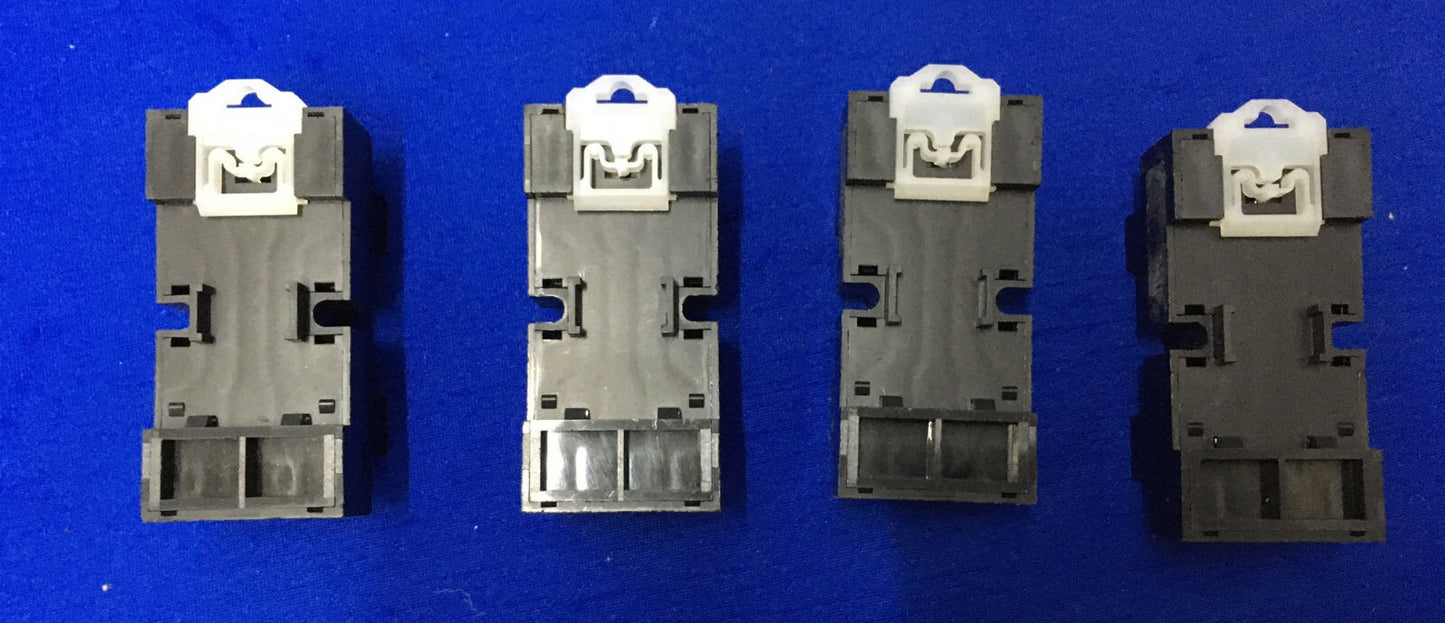 1 LOT DE 4 - PRISE DE RELAIS Allen-Bradley AB 700HN1228B / 700HN1228B SER B