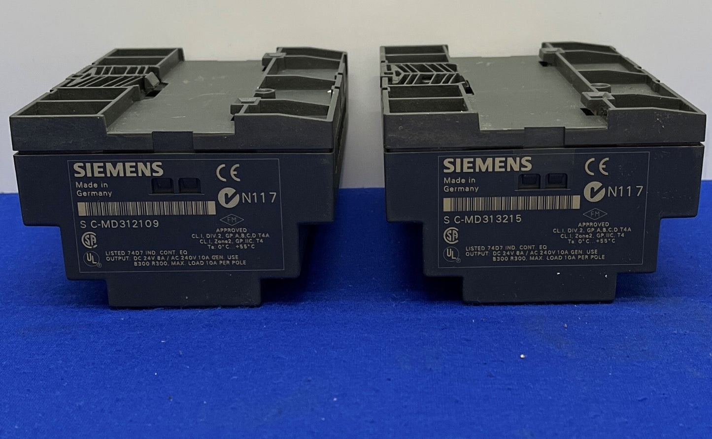 SIEMENS LOGO! 24RCL BESTURINGSMODULE 6ED1 053-1HB00-0BA2 - LOT VAN 2