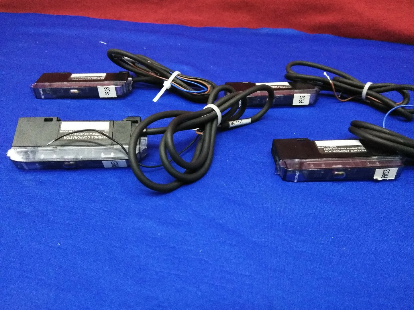 1 LOT DE 4 - AMPLIFICATEUR DE DÉTECTEUR DE PROXIMITÉ KEYENCE ES-M1