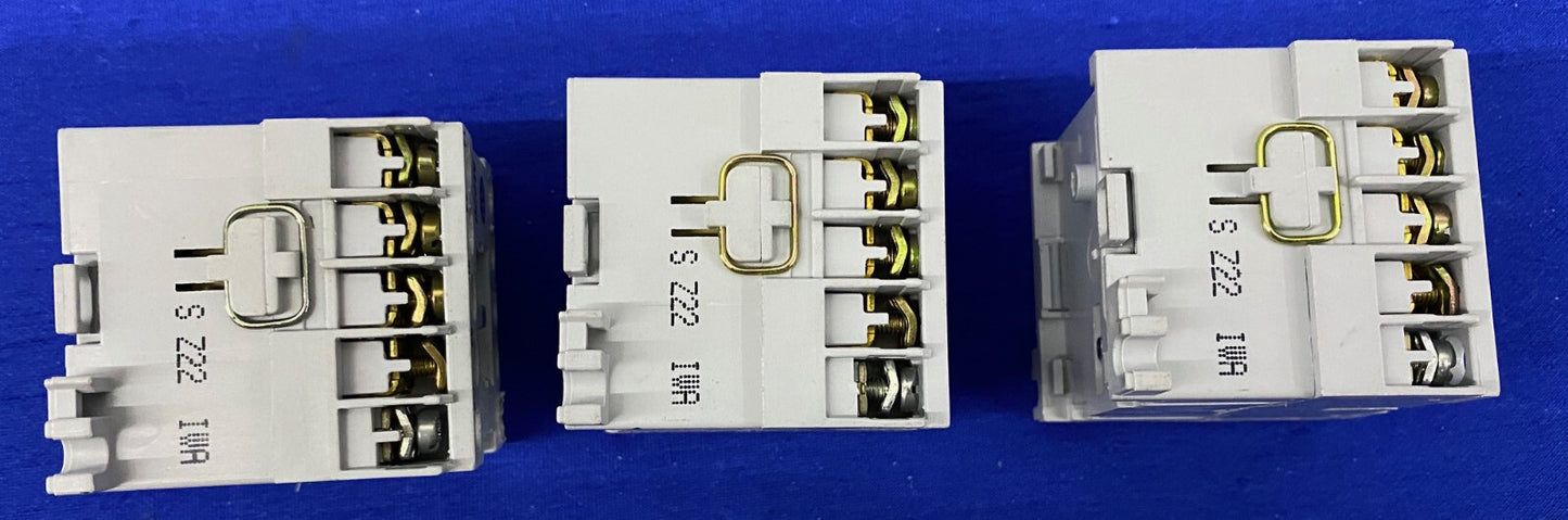 Allen Bradley AB M220 700DC-M220* SER A CONTACTOR - 1 PARTIJ AANTAL 3