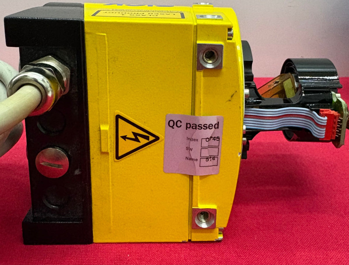 SICK S30B-2011BA SAFETY LASER SCANNER (MISSING COVER) ID# 1026820