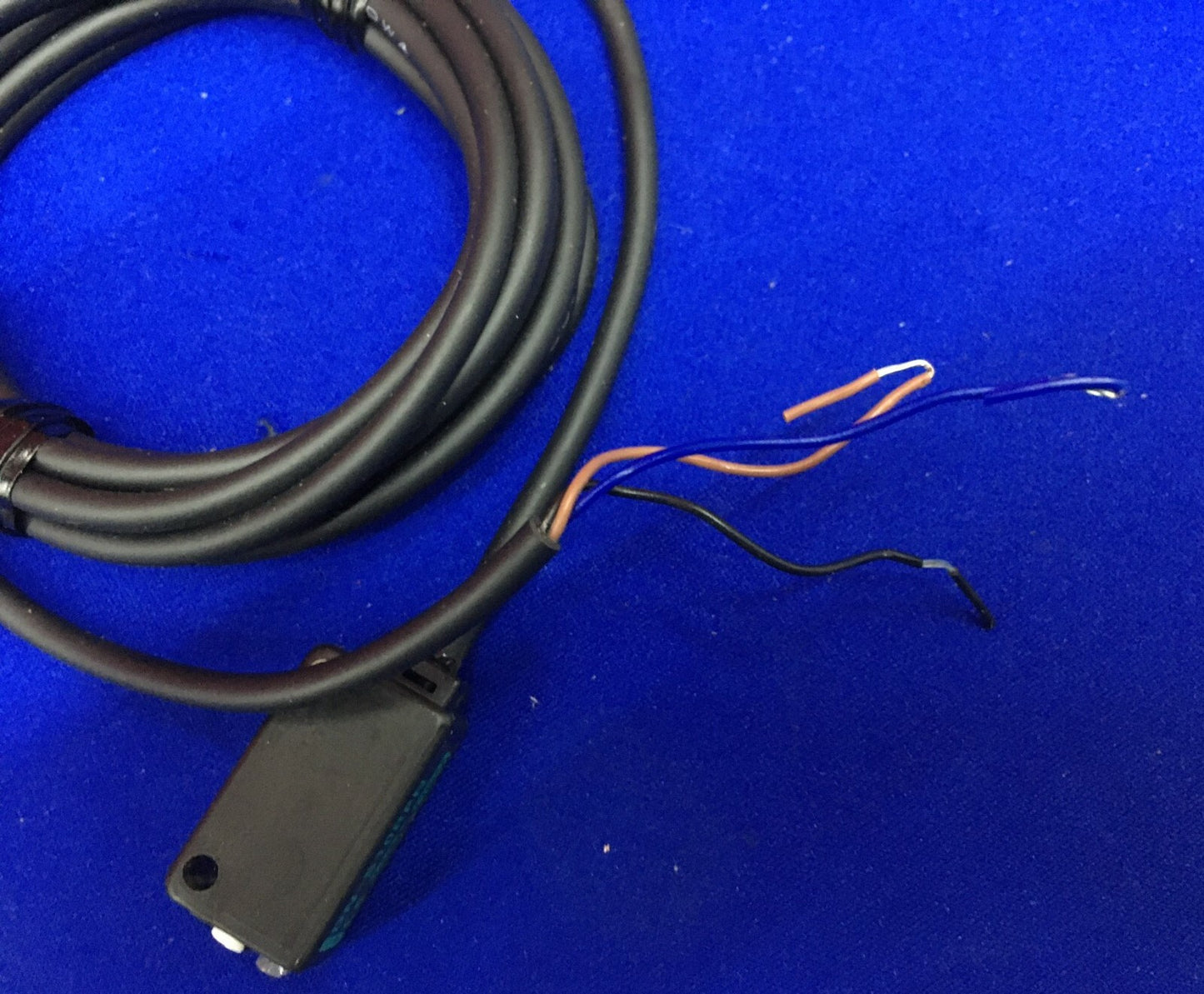 SENSORE FOTOELETTRICO CON SOPPRESSIONE DELLO SFONDO TAKEX DN-S10RPN / DNS10RPN / F064A