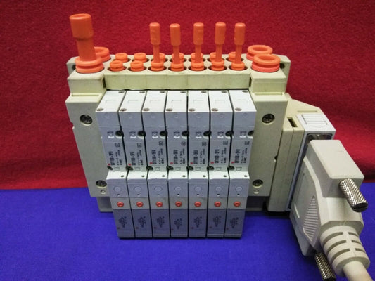 Colector de estación SMC con 7 válvulas SV1100-5FU y cable