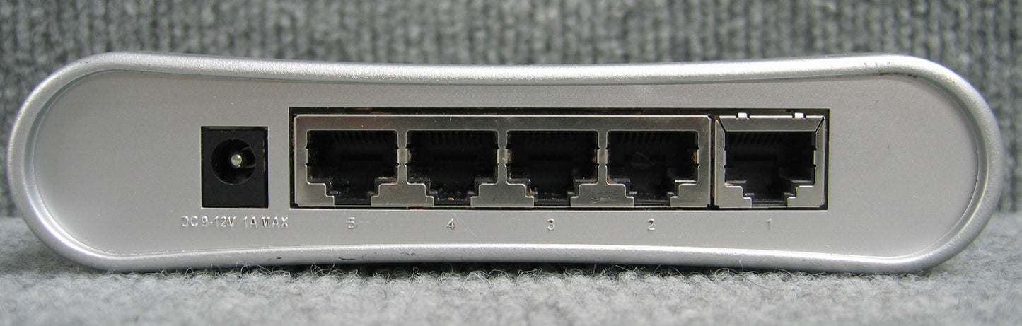 COMMUTATEUR RÉSEAU DE BUREAU ETHERNET 5 PORTS SMC NETWORKS SMCGS5 LNA