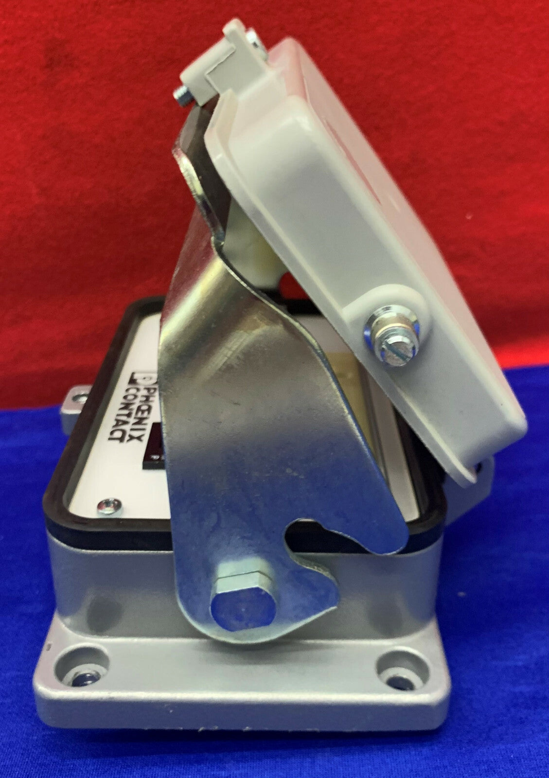 PHOENIX CONTACT 5604431 HC-P:RJ45 CAT5 GFCI 3A COMPUTER INTERFACE.