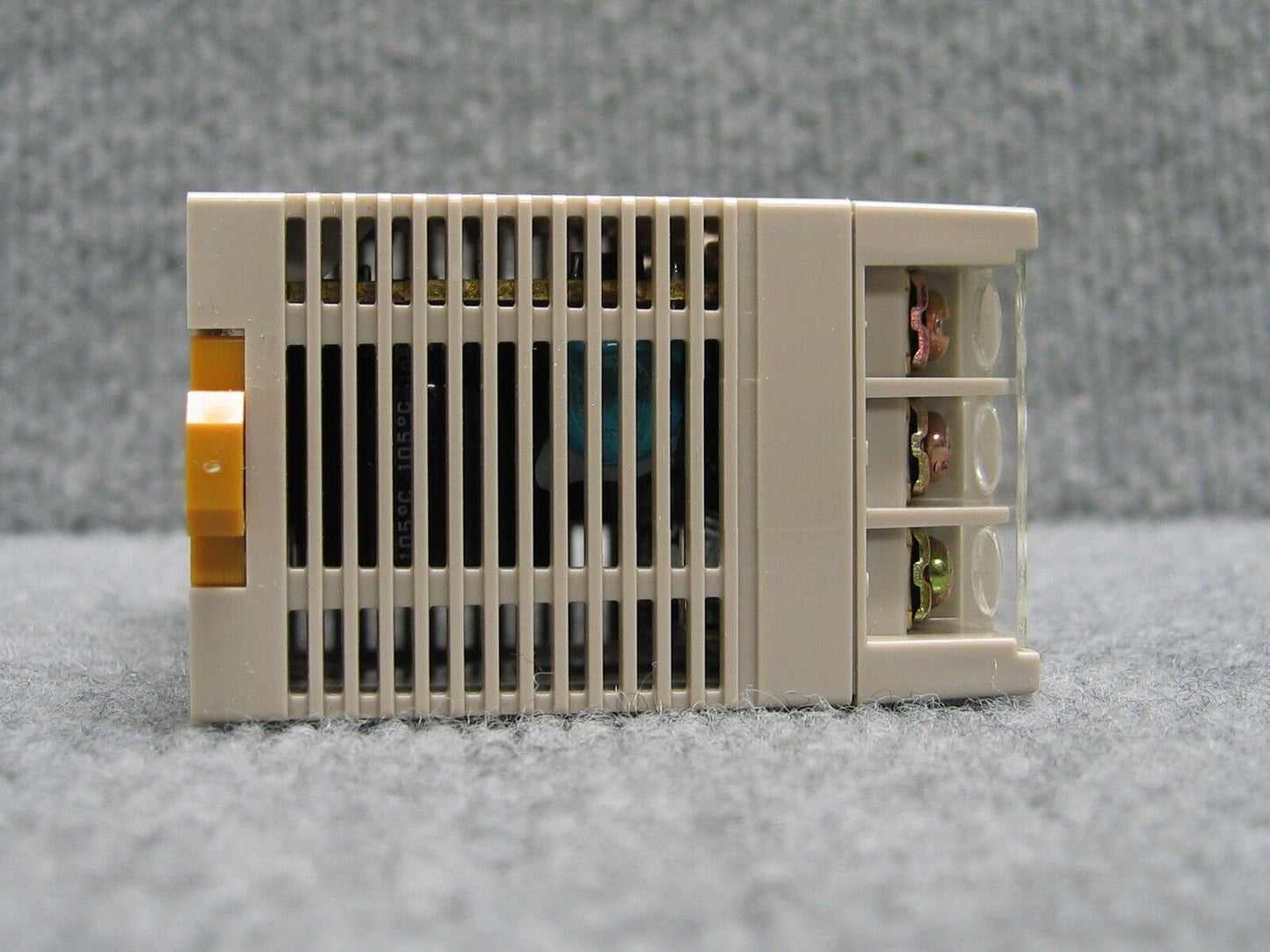 NIEUWE OMRON S82K-00705 LOT NR. 0335 VOEDING