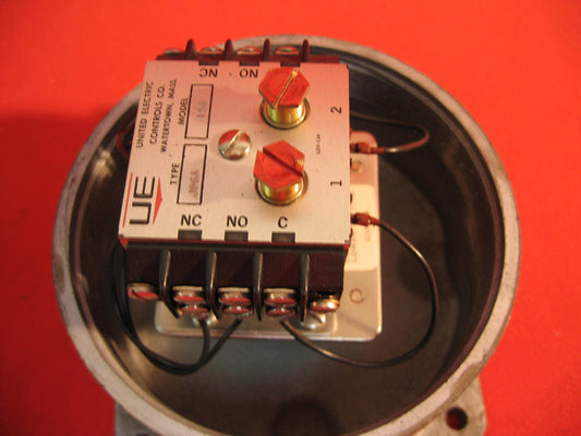UE UNITED ELECTRIC CONTROLS J96A MODELLO 156 INTERRUTTORE 0-100 PSI 15A PERICOLO Posizione