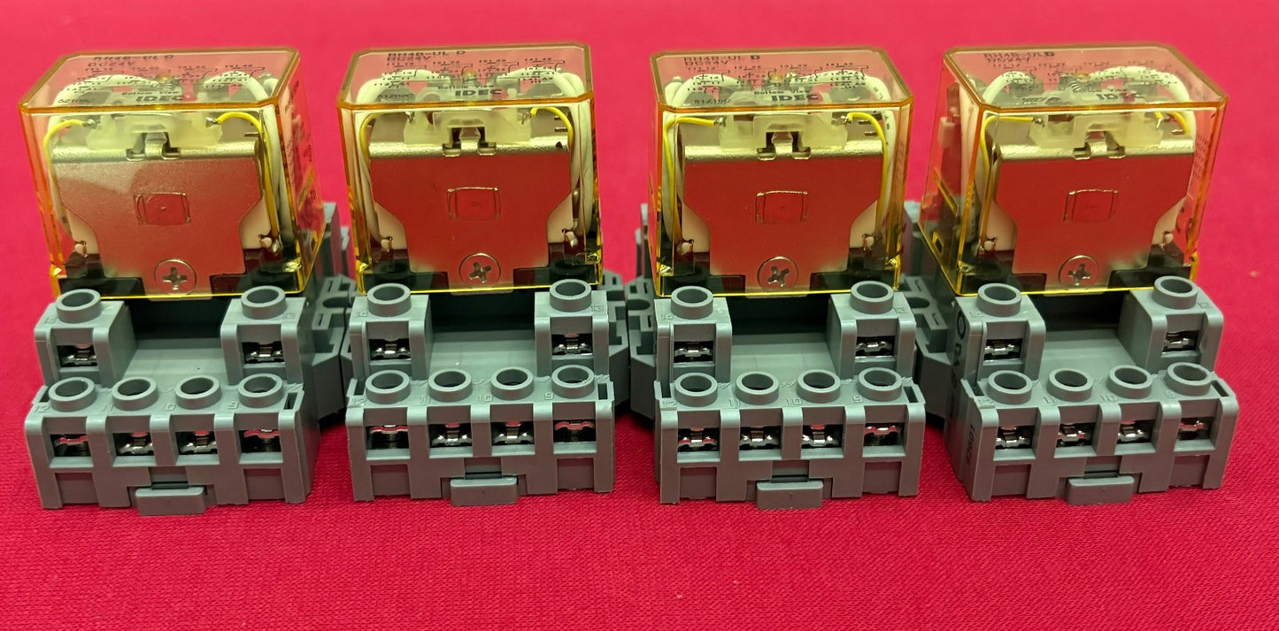 IDEC RELAY RH4B-UL D DC24V w/ BASE SH4B-05C 300V 10A - 1 LOT QTY 4